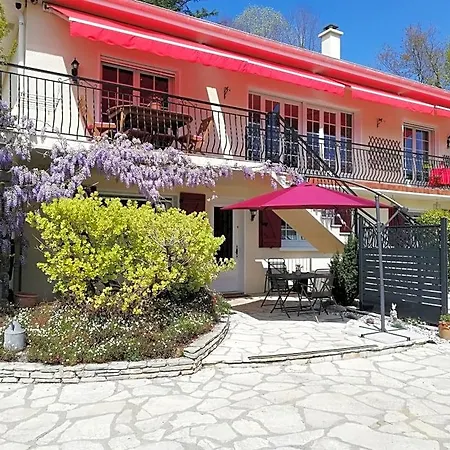 B&B Lessenciel 3*