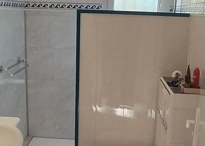 Lessenciel Bed & Breakfast 3*